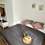 Alp Centre Location With Traditional Design And Self Check-in Apartment