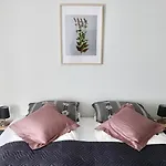 Alp Centre Location With Traditional Design And Self Check-in Apartment