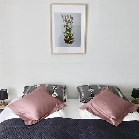 Alp Centre Location With Traditional Design And Self Check-in Apartment